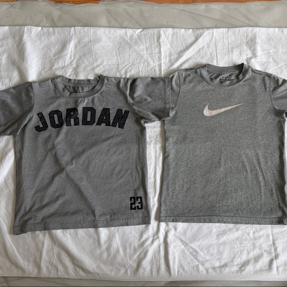 Boys Gray Jordan and Nike Dri-Fit Short Sleeve T-Shirts Small